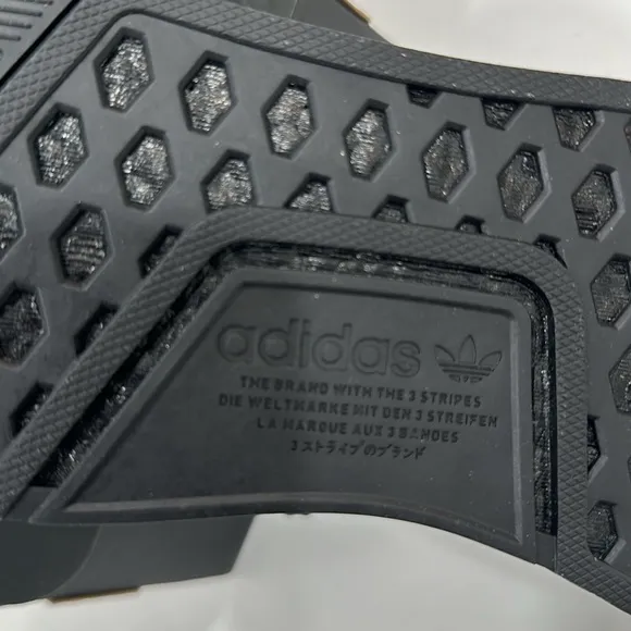 Adidas NEW sneakers black size 5,5 boys. Smoke and pet free home.
