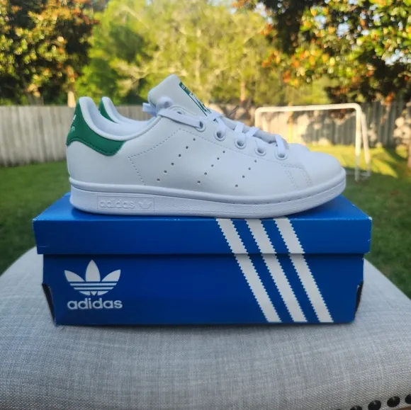Adidas Originals Stan Smith White &amp; Green  Sneakers Size 3 1/2   NWB