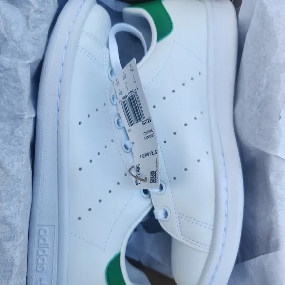 Adidas Originals Stan Smith White &amp; Green  Sneakers Size 3 1/2   NWB