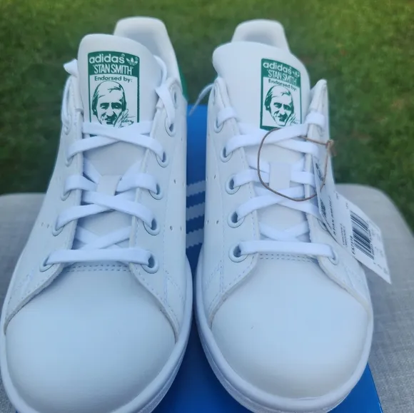Adidas Originals Stan Smith White &amp; Green  Sneakers Size 3 1/2   NWB