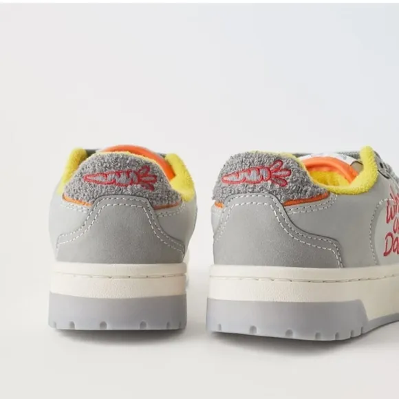 BUGS BUNNY ™ LOONEY TUNES SNEAKERS SIZE 2