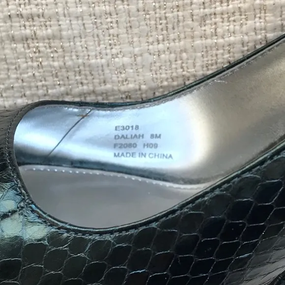 Calvin Klein Daliah dark green heels size 8