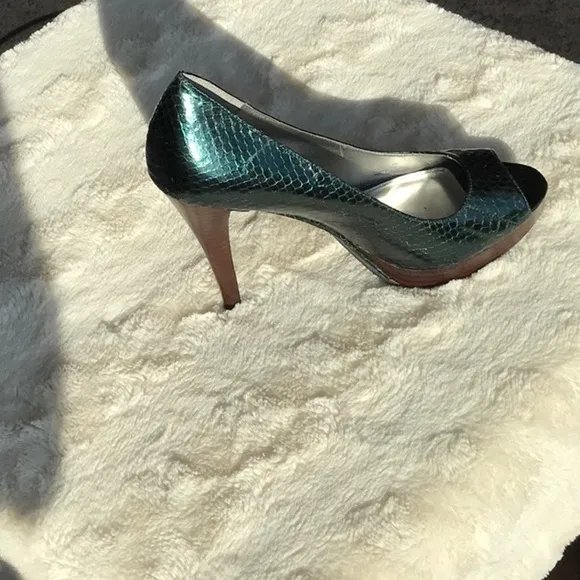 Calvin Klein Daliah dark green heels size 8