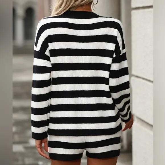 Comfy Round Neck Striped loungewear green