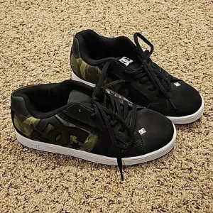 DC Net SE 302297 Mens Black Leather Skate Sneakers Shoe
