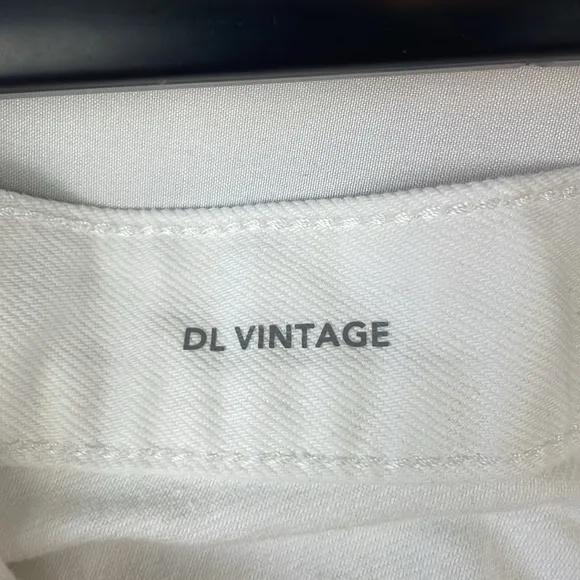 DL1961 Women's Emilie Straight Ultra High Rise Vintage 31&quot; White Jeans - Size 30