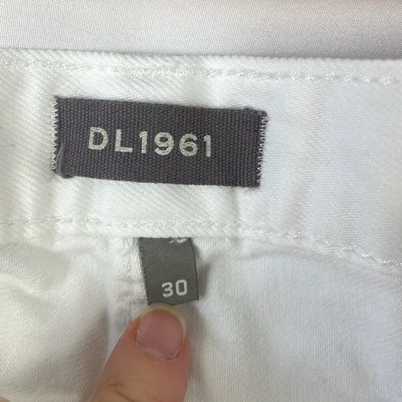 DL1961 Women's Emilie Straight Ultra High Rise Vintage 31&quot; White Jeans - Size 30