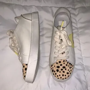 Dolce Vita Zeph sneakers!! Women’s size 6 1/2