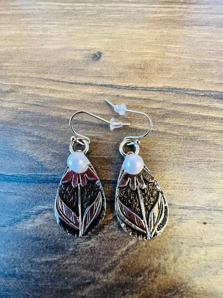 NEW Silvery Vintage Flower Pattern Dangle Earrings Boho Inlaid Faux Pearl Personality Earrings Valentine's Day Gift