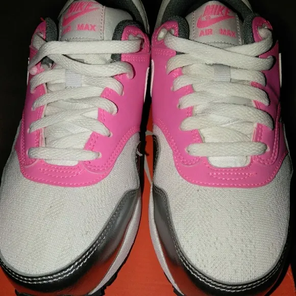 Nike air max 1 brand new youth 6.5 pink/white/grey