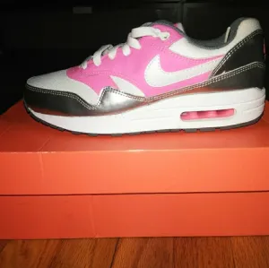 Nike air max 1 brand new youth 6.5 pink/white/grey