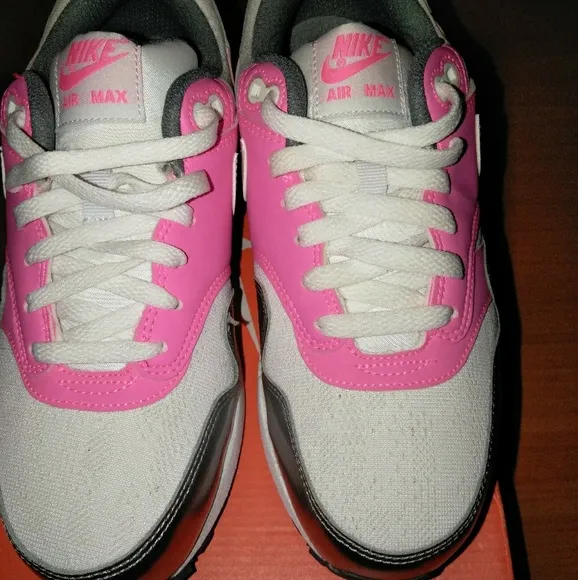 Nike air max 1 brand new youth 6.5 pink/white/grey