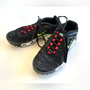 Nike Air Max Plus corduroy sneakers size 4