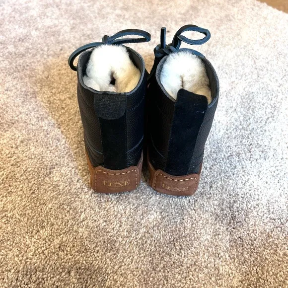 NWOT AUSTRALIA LUXE COLLECTIVE YOUTH BOONON CROW BOOTS - SIZE Y1