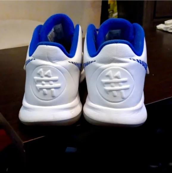 OG KYRIE IRVING SNEAKERS SZ 11