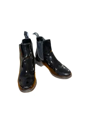 Ovation, Ch:3, Black Patent Boots
