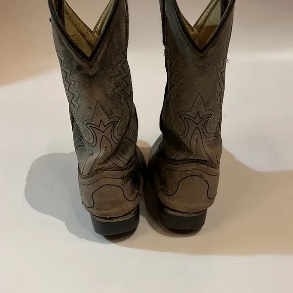 Smoky Mountain Cowgirl Boots. They are size 2 in girls &amp; have a washed out look.