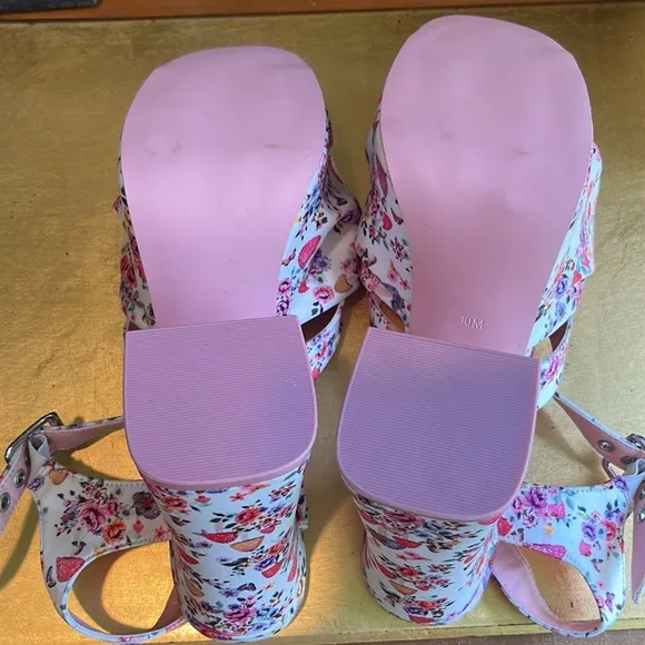 Sugar Thrillz “Totally Buggin’” Platform Heels | NWOT!