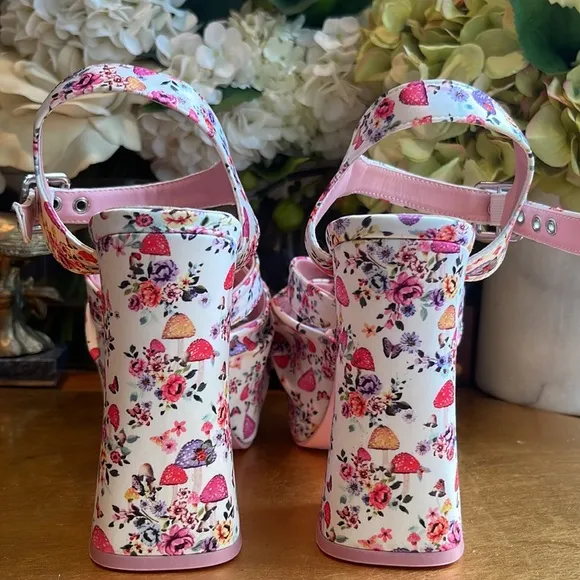Sugar Thrillz “Totally Buggin’” Platform Heels | NWOT!
