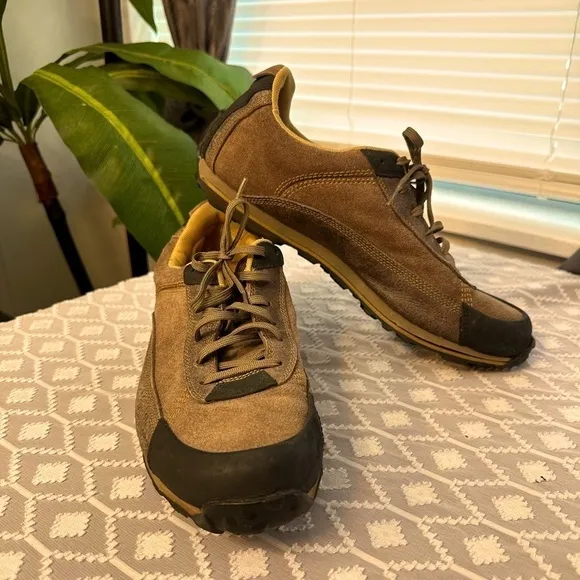 Timberland Men’s Leather Sneakers Size 10
