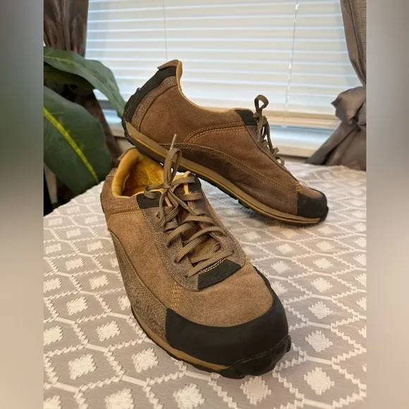 Timberland Men’s Leather Sneakers Size 10