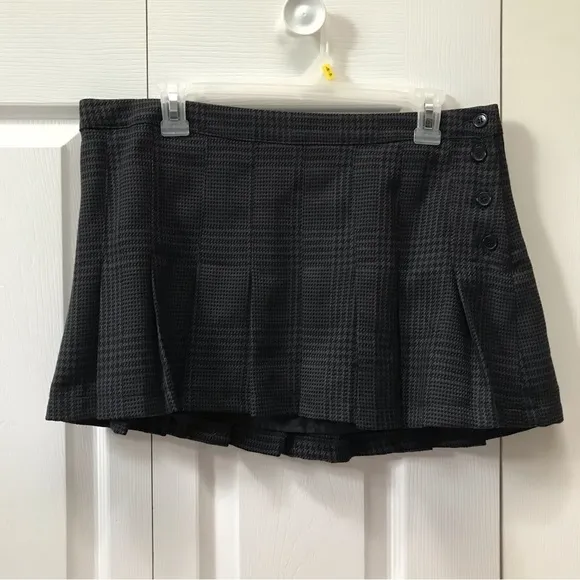 Y2K grunge goth Miley Cyrus &amp; Max Azria mini skirt